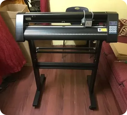 Vinyl Plotter machine at Dazzle Creations